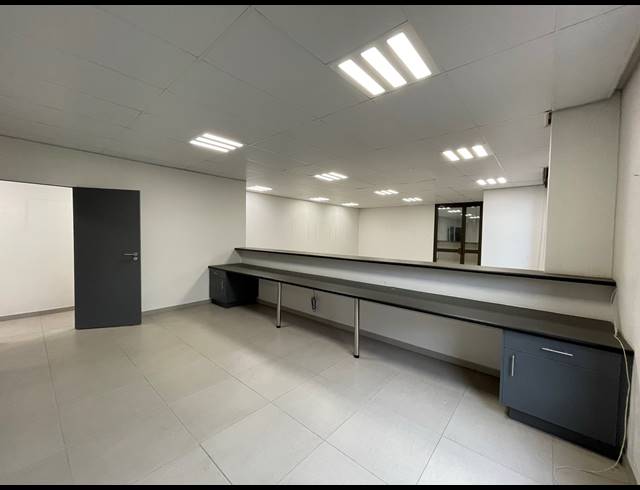 216M² OFFICE TO LET IN ROSEBANK